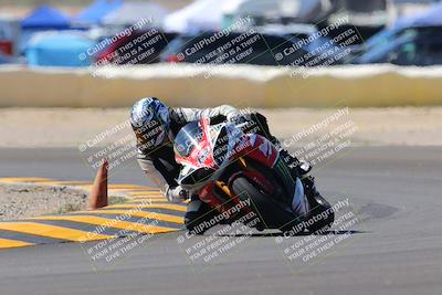 media/Oct-09-2022-SoCal Trackdays (Sun) [[95640aeeb6]]/Turn 2 (1110am)/